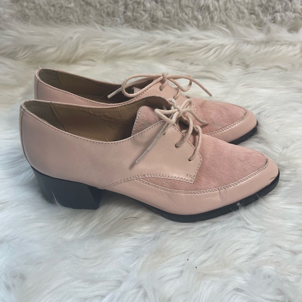Banana Republic Pink Oxfords with cow fur accent size 7.5M